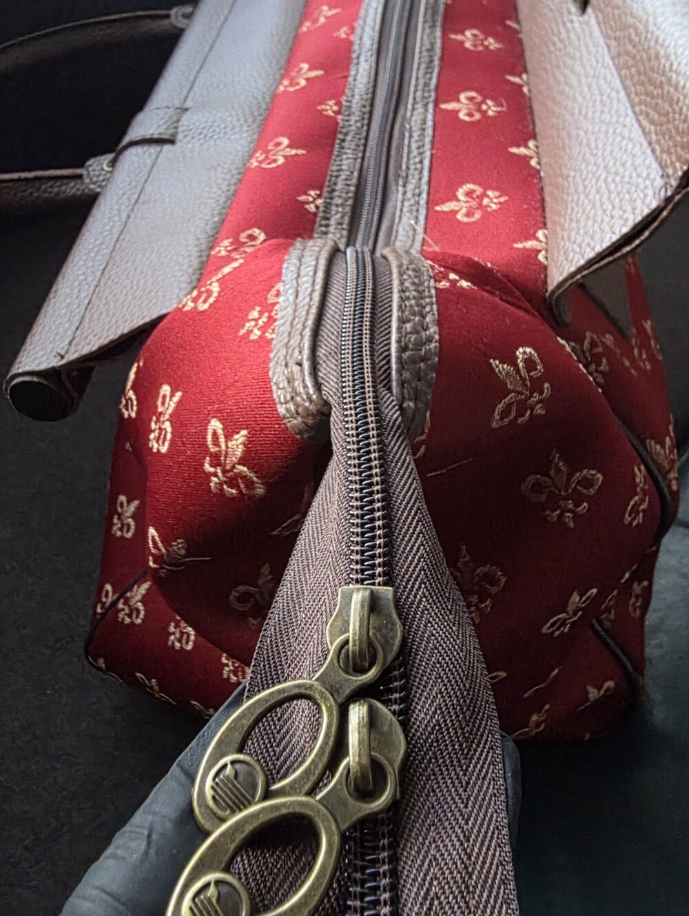 Vintage "American Flyer" Fleur-de-lis Doctor's Bag. - Picture 12 of 12
